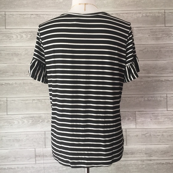 LAST: Small Ruffle Sleeve Shirt - Picture 4 of 5